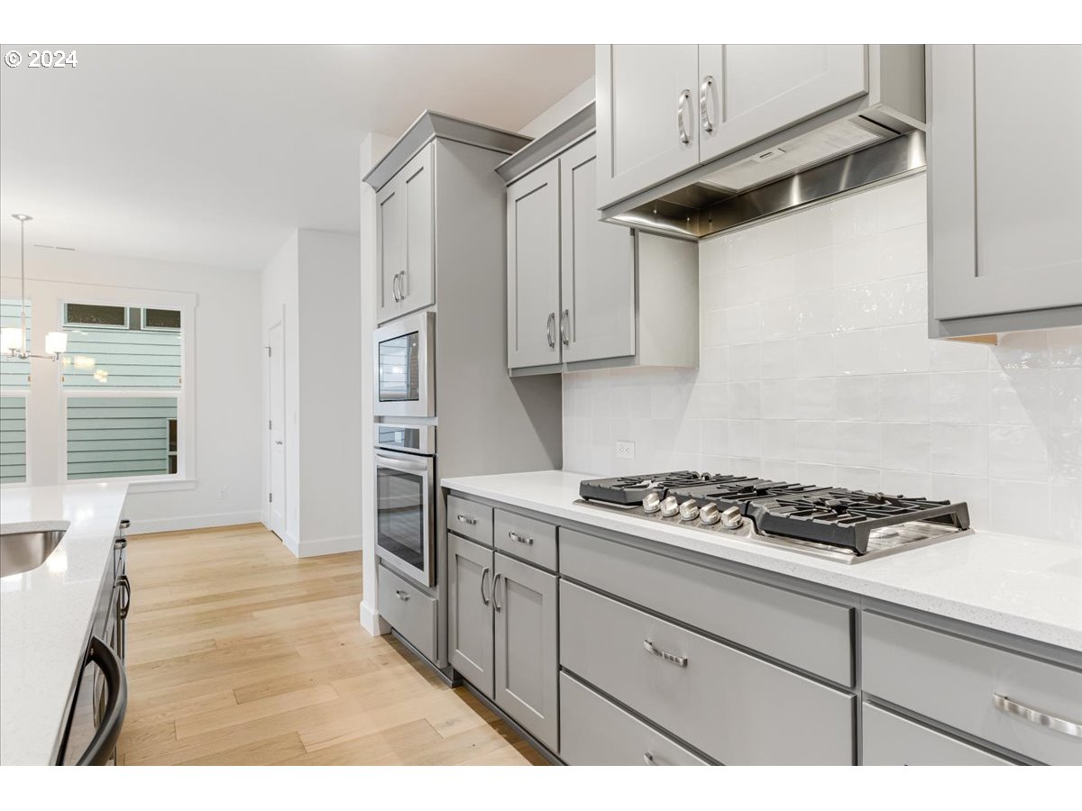 12156 Southwest Strobel Road Beaverton, OR 97007 - Photo 12 of 35 Gallery Image 12