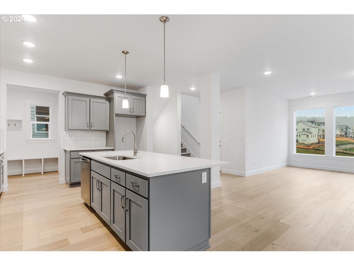 12156 Southwest Strobel Road Beaverton, OR 97007 - Photo 14 of 35 Gallery Image 14