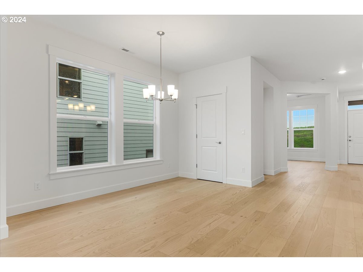 12156 Southwest Strobel Road Beaverton, OR 97007 - Photo 17 of 35 Gallery Image 17