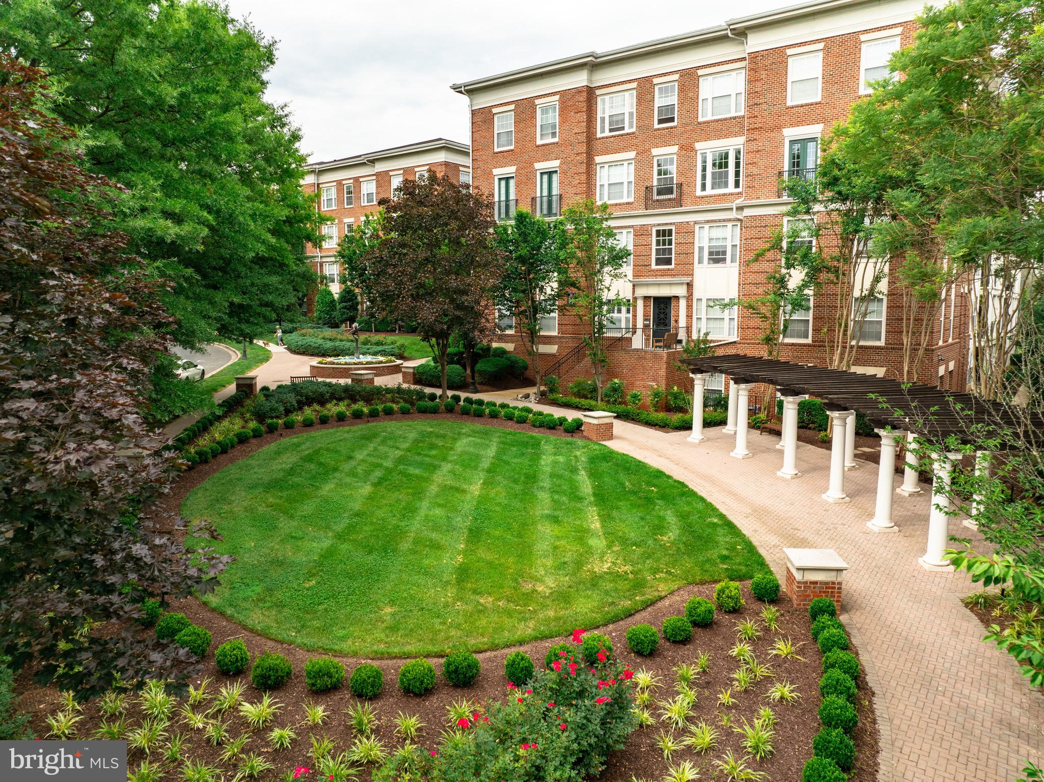 31 Booth Street, Unit 351 Gaithersburg, MD 20878 - Photo 1 of 46