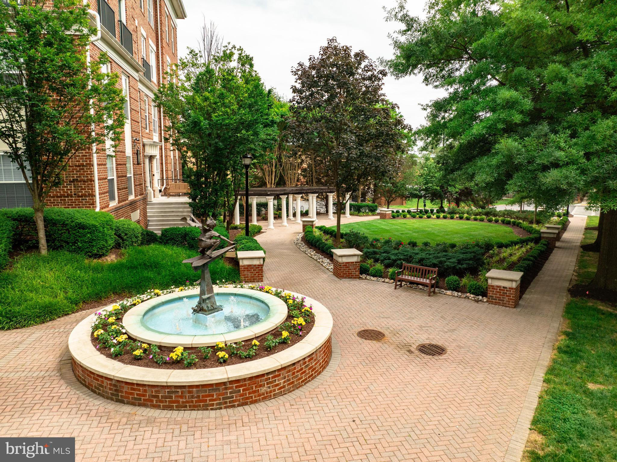 31 Booth Street, Unit 351 Gaithersburg, MD 20878 - Photo 32 of 46