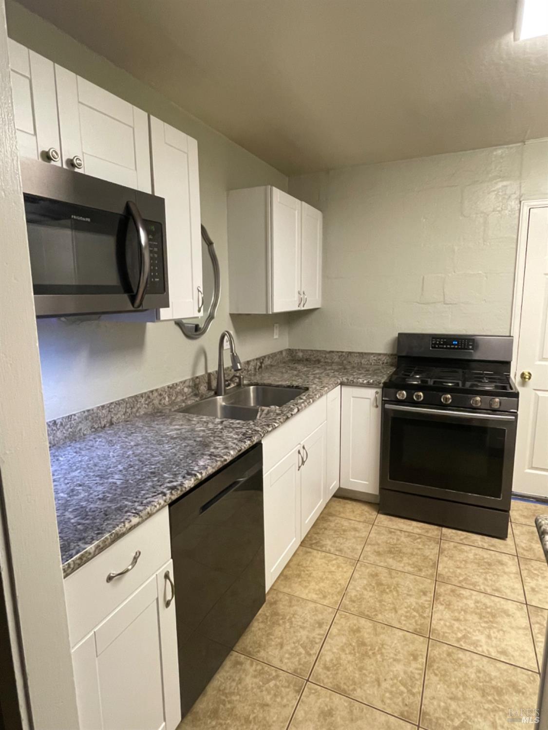 7333 Leisure Town Road Vacaville, CA 95688 - Photo 3 of 37