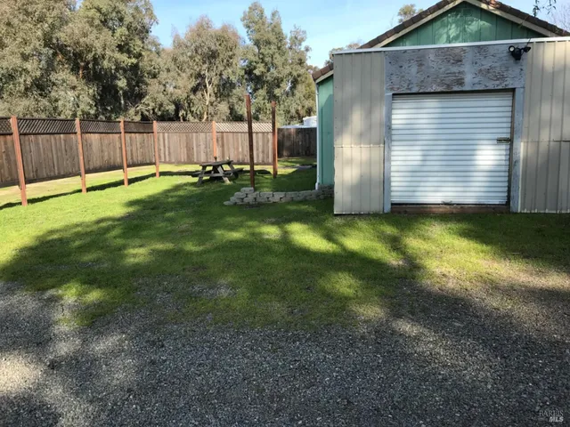 a view of a yard
