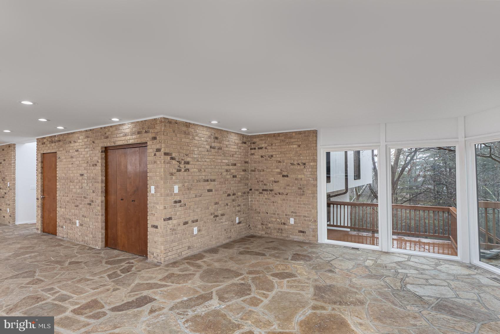 903 Ivy Hill Road Cockeysville, MD 21030 - Photo 32 of 100 Spacious interior with natural light and stone.