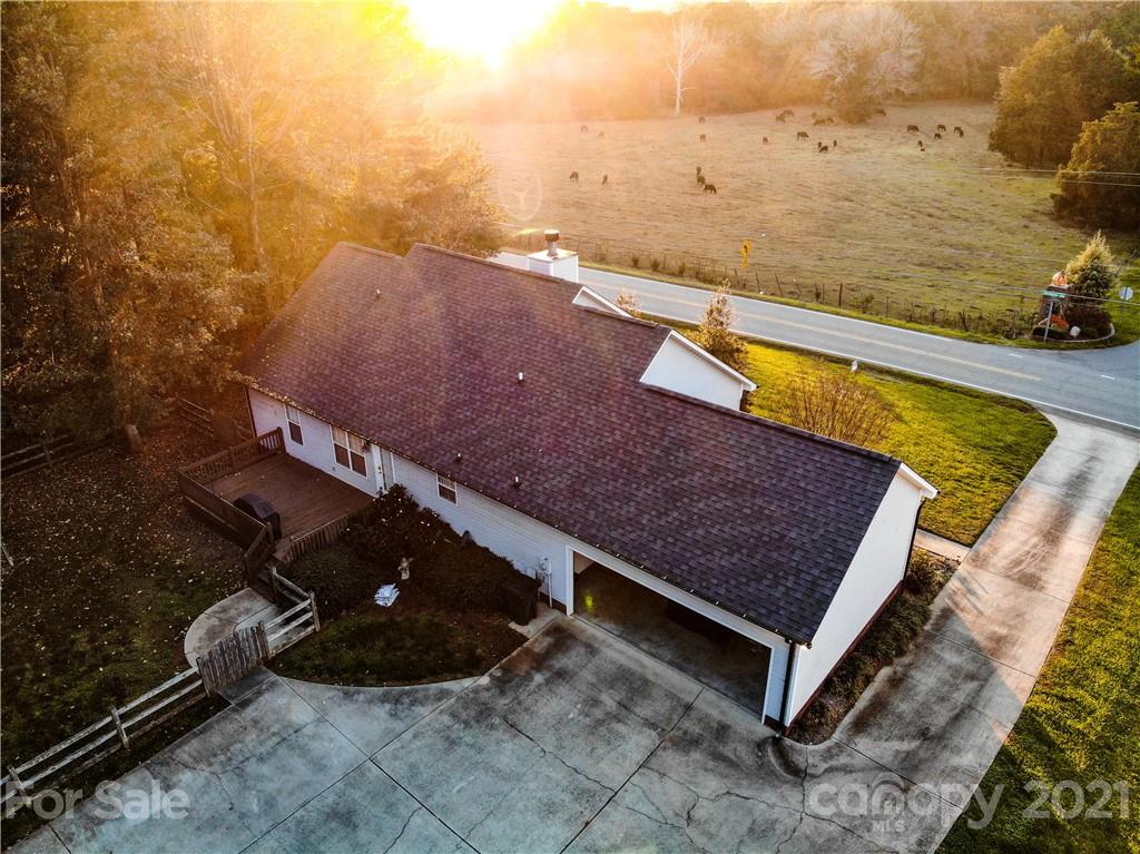 5180 Davidson Road Davidson, NC 28036 - Photo 4 of 39 Gallery Image 4
