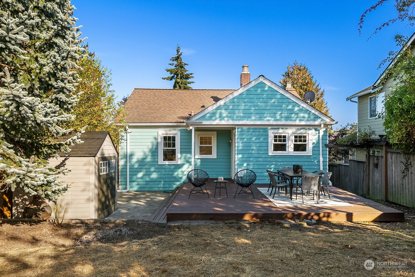 401 20th Avenue Seattle, WA 98122 - Photo 19 of 28 a view of a house with backyard and sitting area
