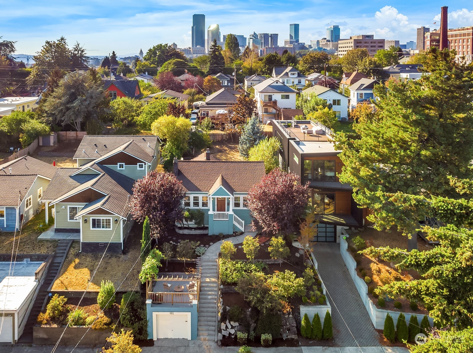 401 20th Avenue Seattle, WA 98122 - Photo 25 of 28 an aerial view of multiple house