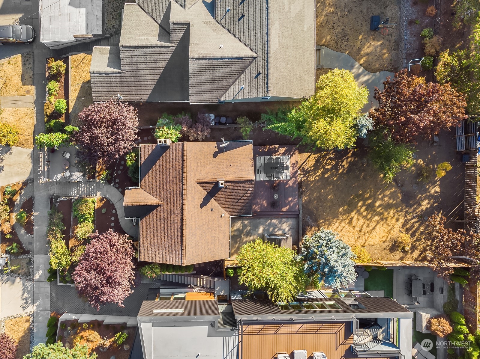 401 20th Avenue Seattle, WA 98122 - Photo 26 of 28 an aerial view of multiple house