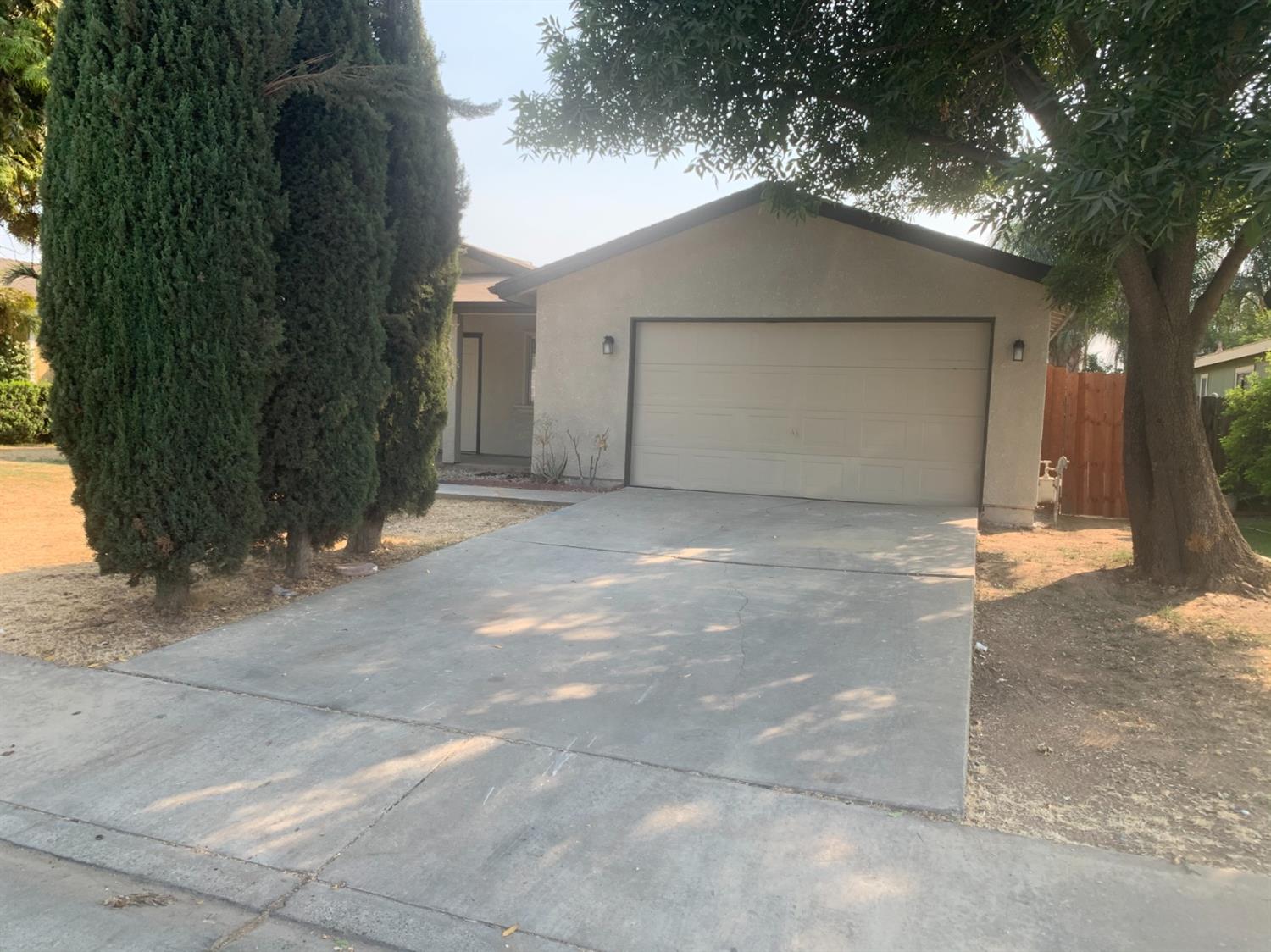 1585 East Washington Avenue Reedley, CA 93654 - Photo 2 of 16 Gallery Image 2