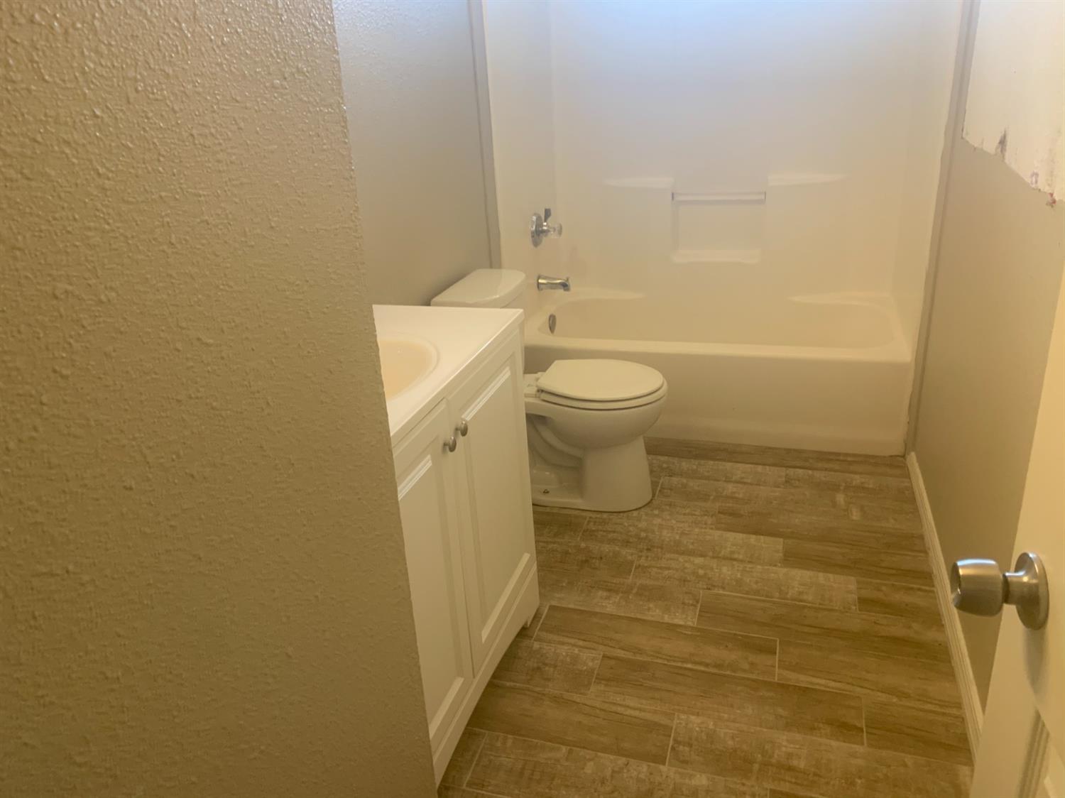 1585 East Washington Avenue Reedley, CA 93654 - Photo 11 of 16 Gallery Image 11