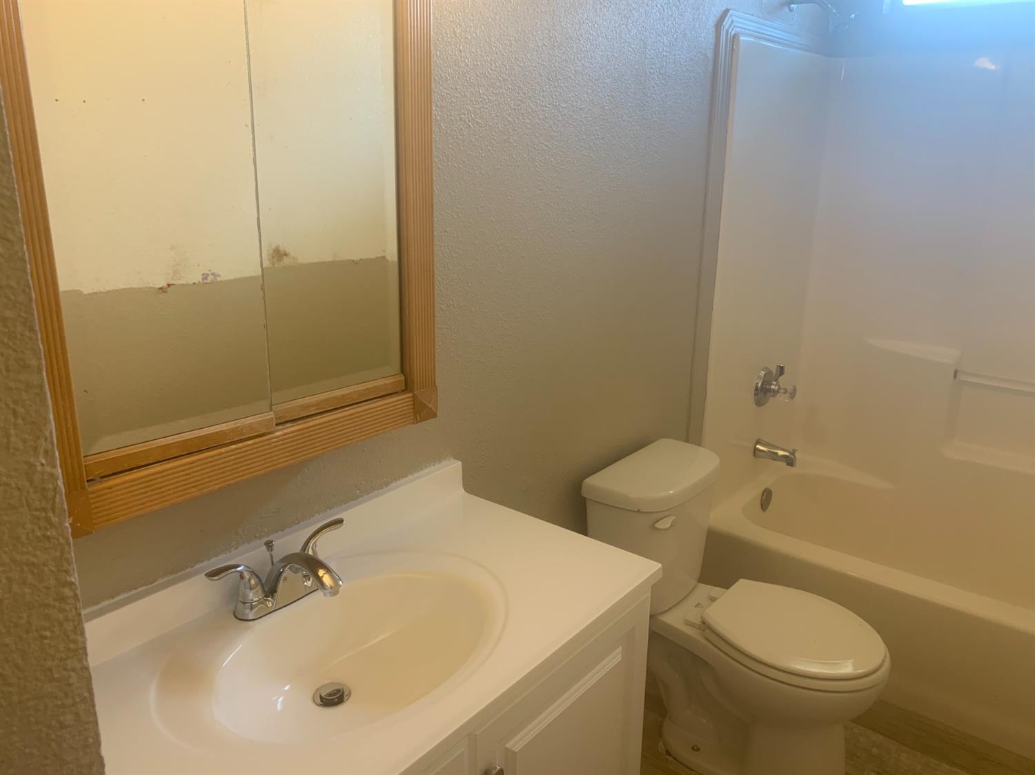 1585 East Washington Avenue Reedley, CA 93654 - Photo 13 of 16 Gallery Image 13
