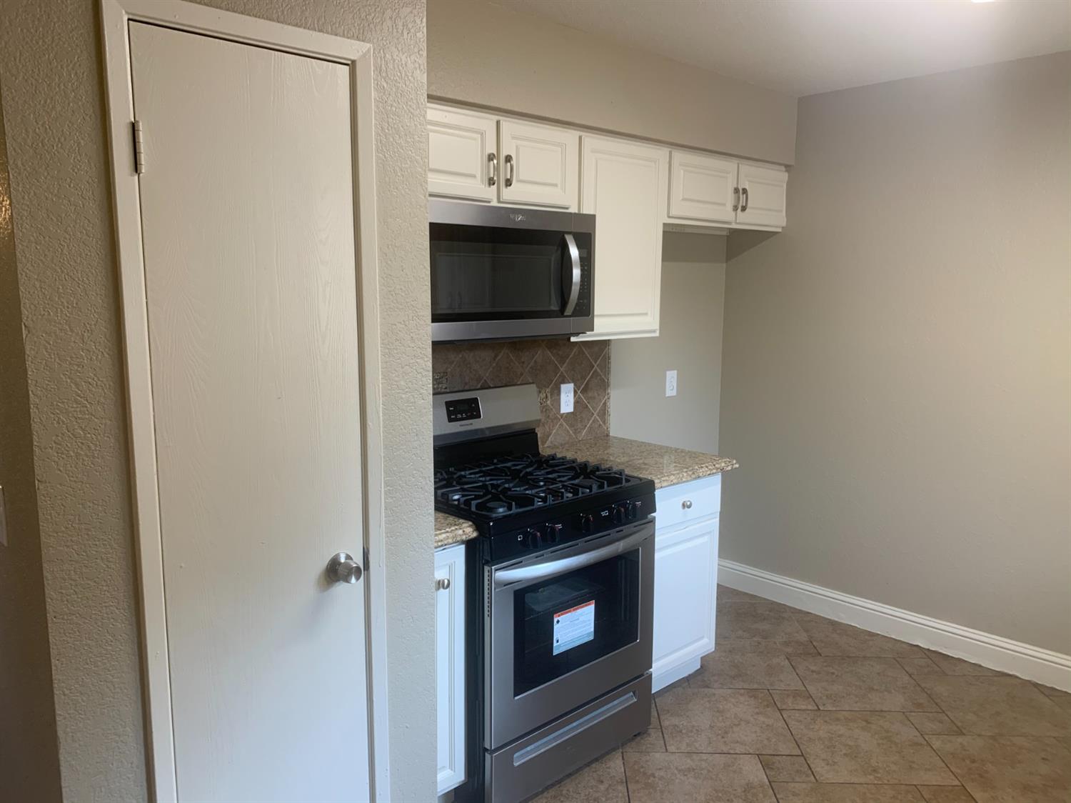 1585 East Washington Avenue Reedley, CA 93654 - Photo 4 of 16 Gallery Image 4