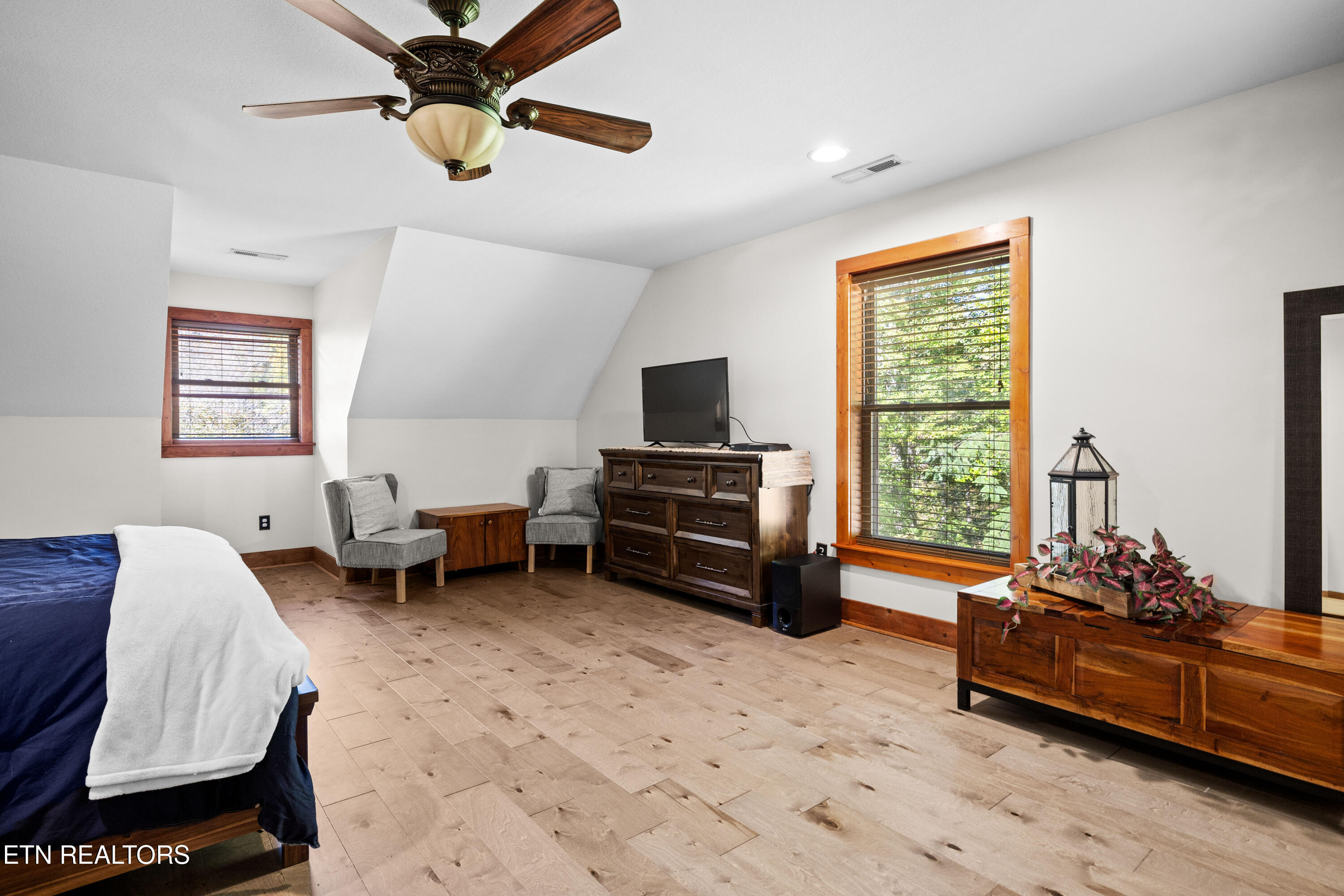 715 Landmark Road Jacksboro, TN 37757 - Photo 27 of 53 715LandmarkRd-65