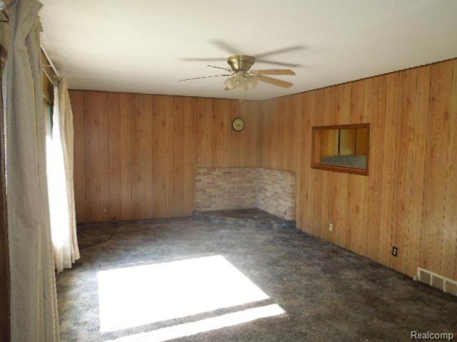 5931 South Kingston Road Clifford, MI 48727 - Photo 3 of 25 Living 2.jpg