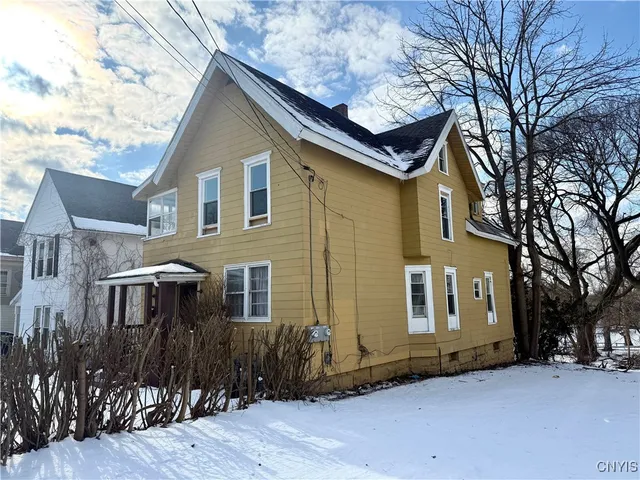 $169,000 | 909 Oak Street, Syracuse, NY 13203