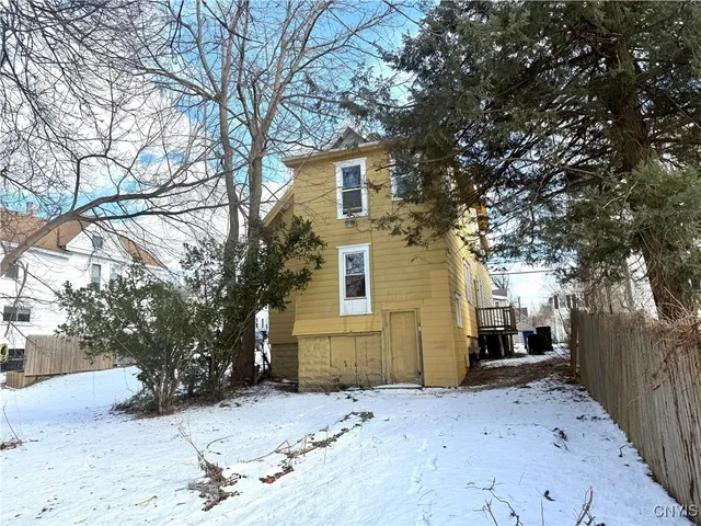 $169,000 | 909 Oak Street, Syracuse, NY 13203
