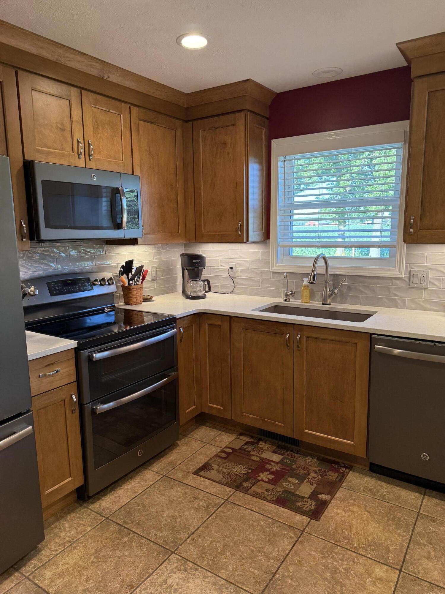 2138 Rozell Drive Middleville, MI 49333 - Photo 22 of 49 IMG_8303