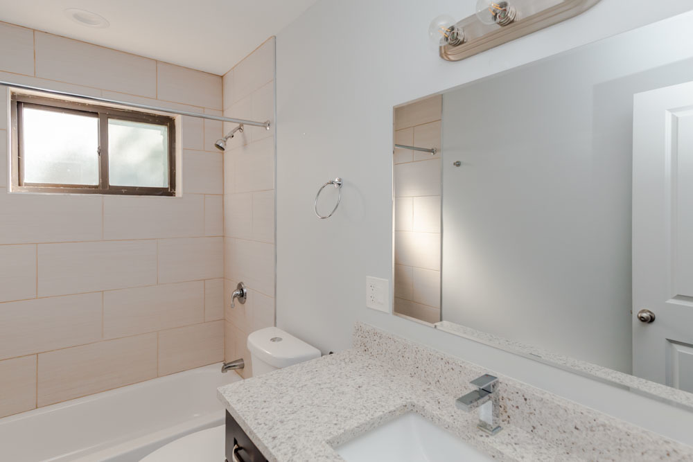6803 North Ridge Boulevard, Unit G6 Chicago, IL 60645 - Photo 8 of 10