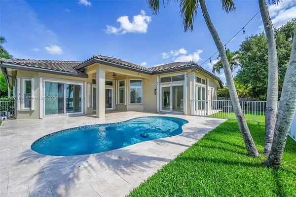 $8,500 | 512 Northwest 120th Drive, Unit 512, Coral Springs, FL 33071