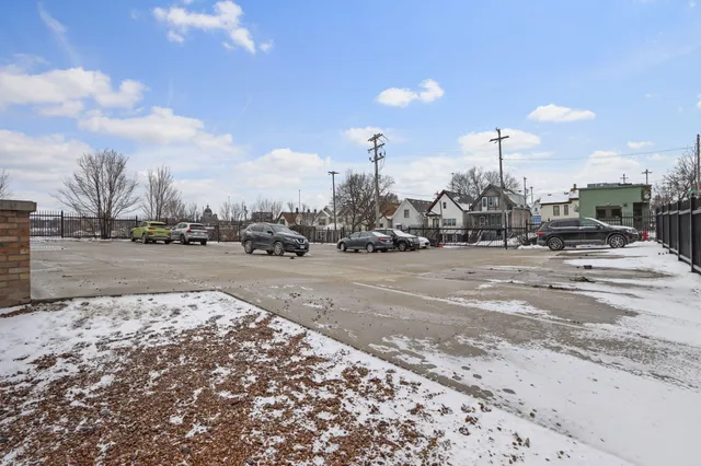 $215,000 | 215 West Maple Street, Unit 307, Milwaukee, WI 53204