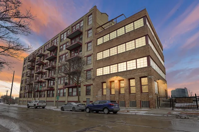 $215,000 | 215 West Maple Street, Unit 307, Milwaukee, WI 53204