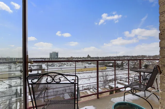 $215,000 | 215 West Maple Street, Unit 307, Milwaukee, WI 53204