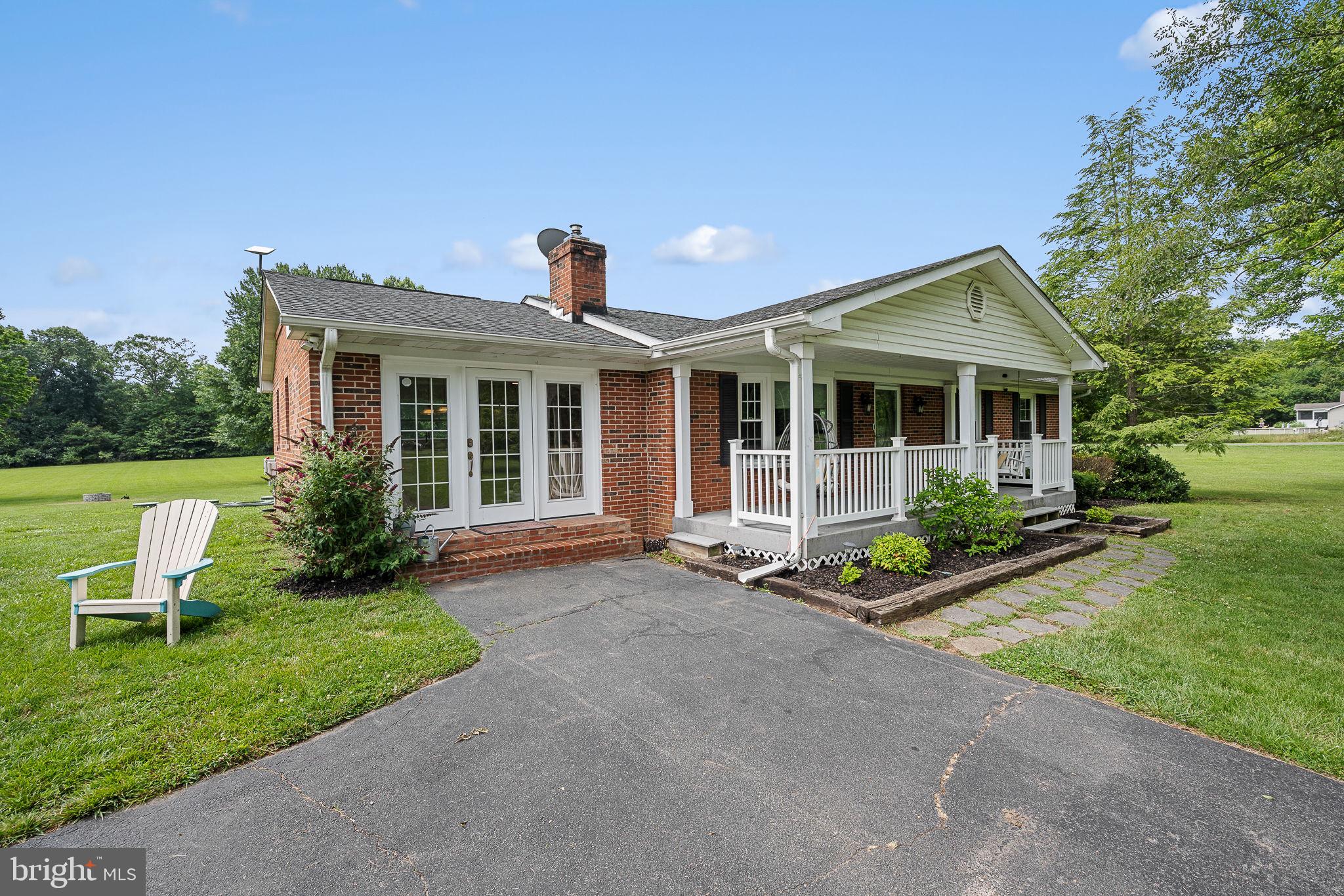 43581 Lost Corner Road Leesburg, VA 20176 - Photo 3 of 56