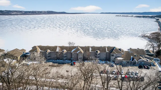 $437,000 | 1702 North Lakeshore Drive, Unit 3, Lake City, MN 55041