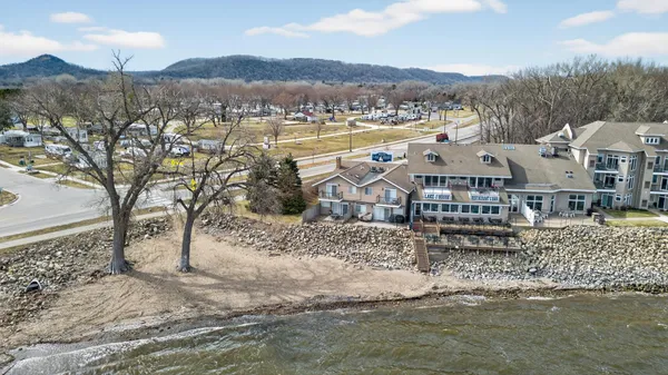 $437,000 | 1702 North Lakeshore Drive, Unit 3, Lake City, MN 55041