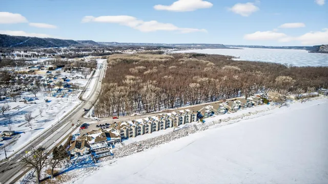 $437,000 | 1702 North Lakeshore Drive, Unit 3, Lake City, MN 55041