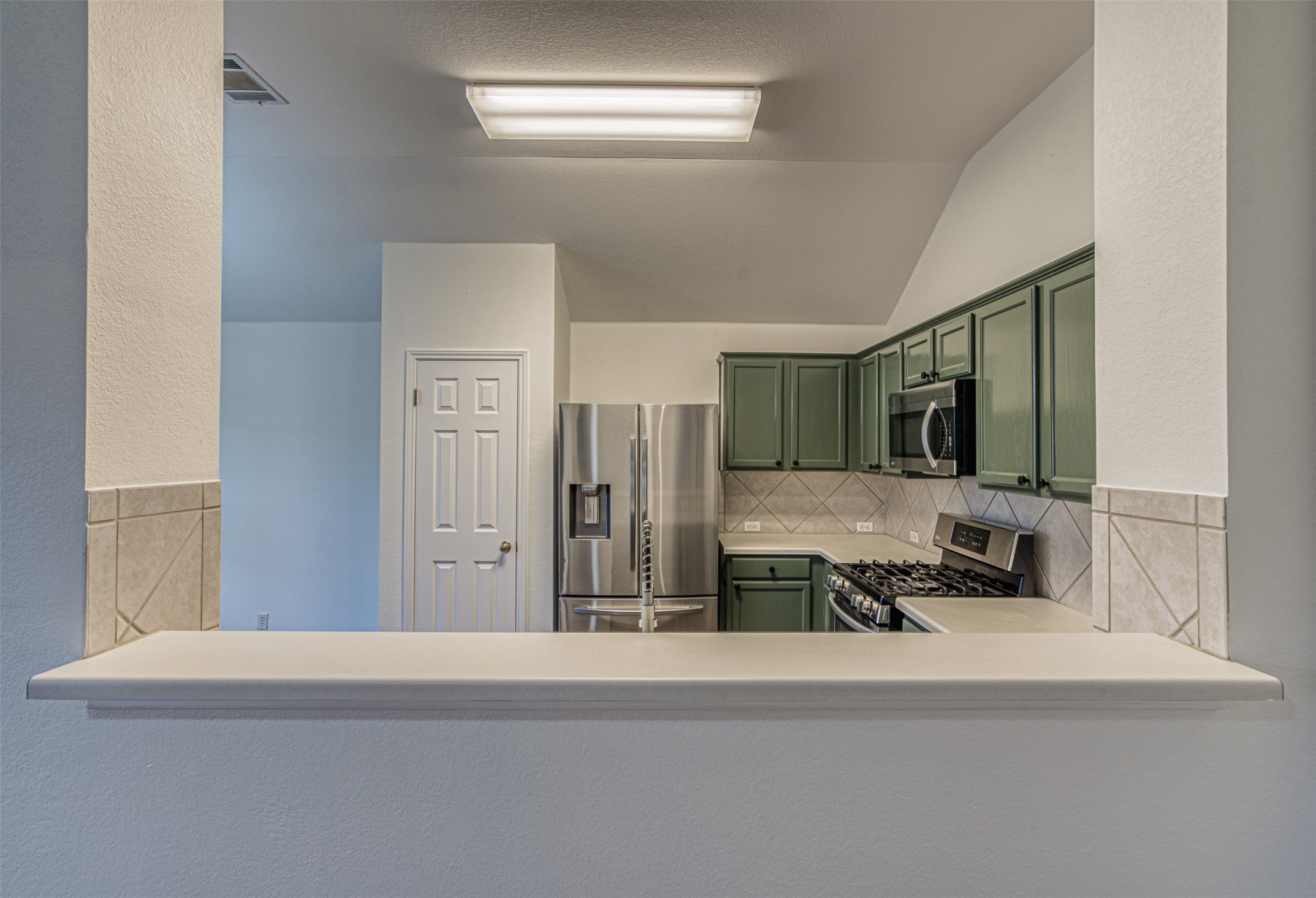 102 Chandler View Trail Round Rock, TX 78665 - Photo 12 of 26 a bathroom with a sink and a mirror