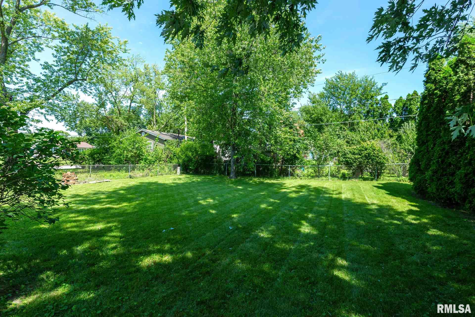2216 Maplecrest Road Bettendorf, IA 52722 - Photo 23 of 24 Gallery Image 23