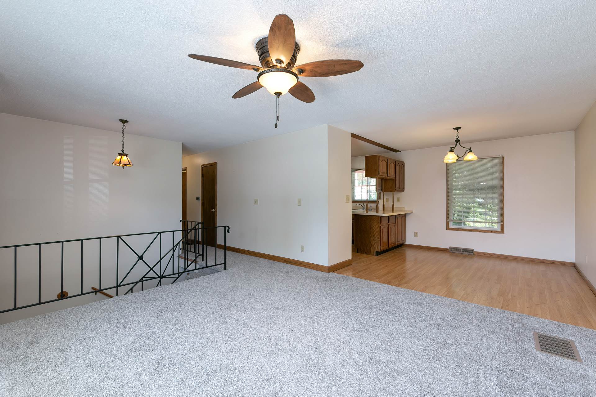2216 Maplecrest Road Bettendorf, IA 52722 - Photo 5 of 24 Gallery Image 5