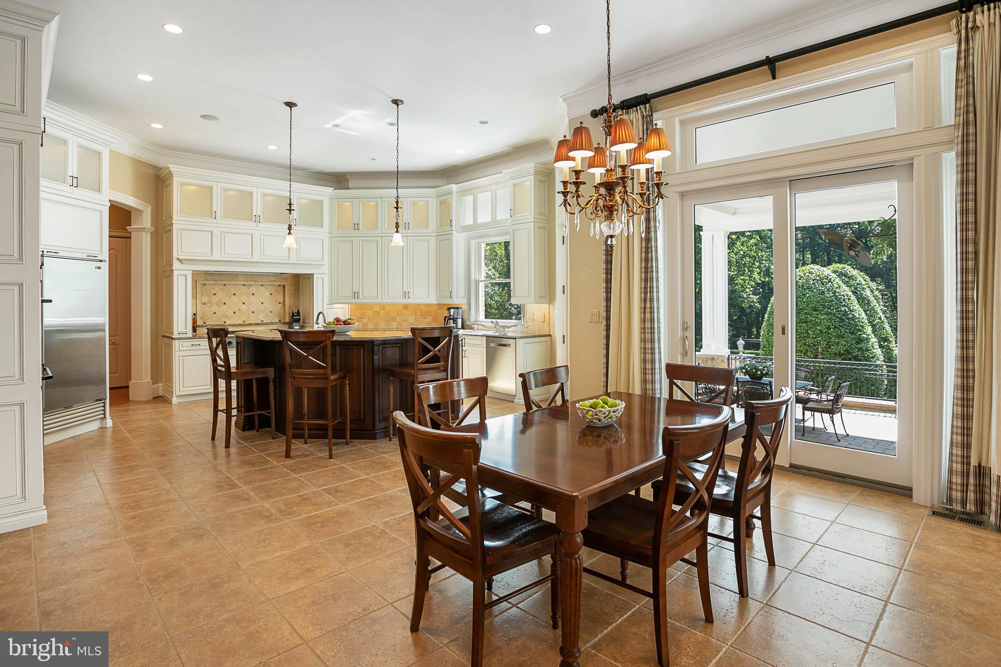 11618 Highland Farm Road Potomac, MD 20854 - Photo 20 of 76 Kitchen/Breakfast Room