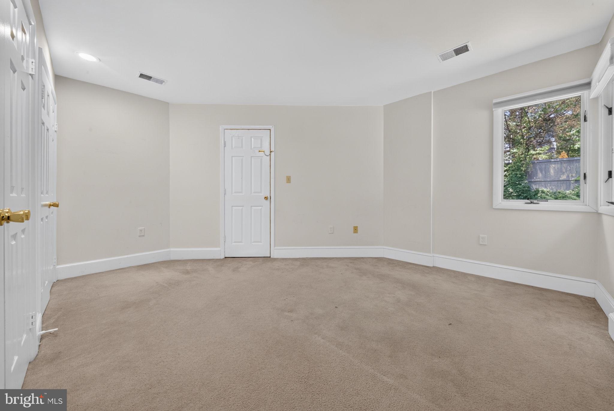 2963 Albemarle Street Northwest Washington, DC 20008 - Photo 37 of 45