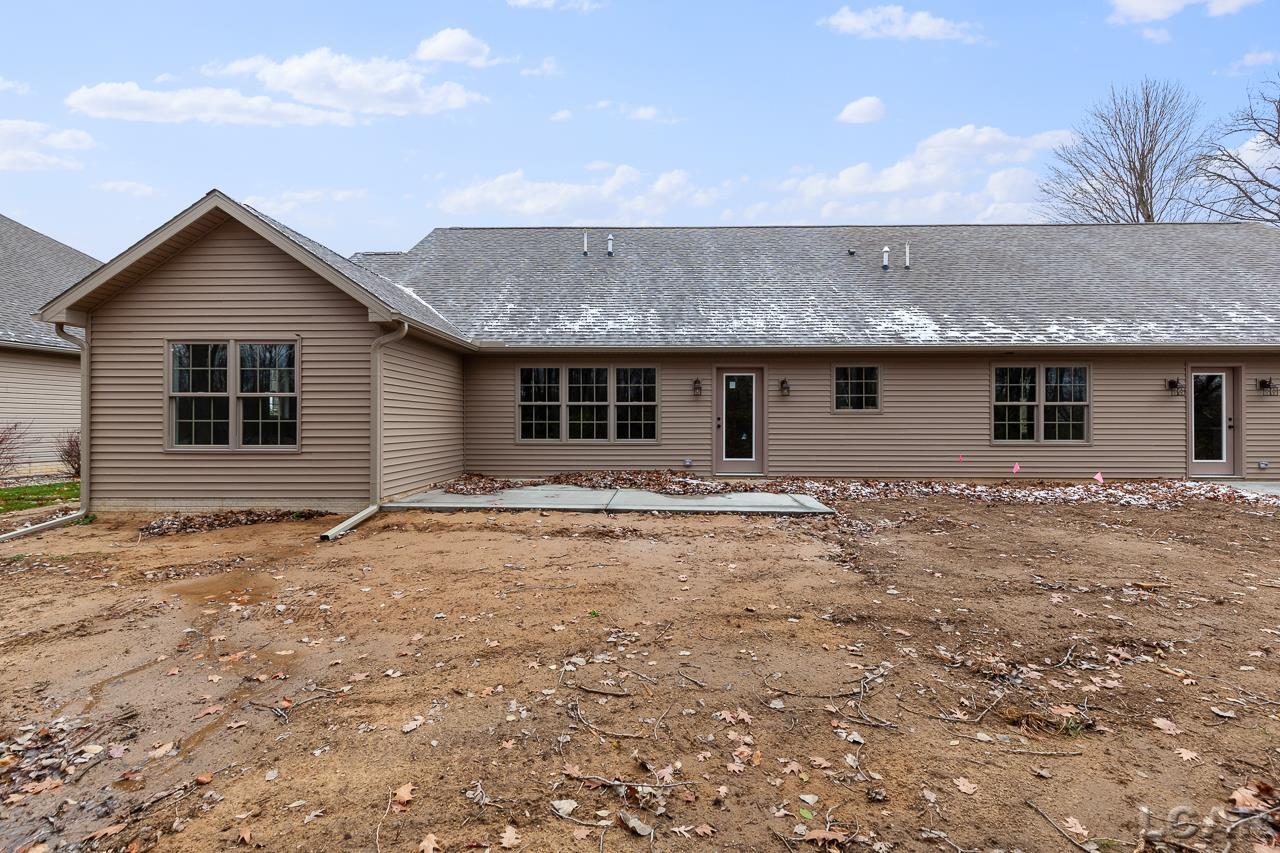 1696 Rivers Edge Court Adrian, MI 49221 - Photo 12 of 14 50097159-11.JPG