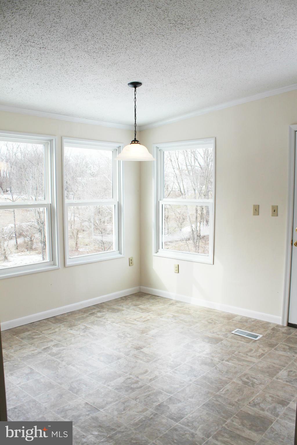 5703 Hines Road Frederick, MD 21704 - Photo 12 of 27 Dining Room