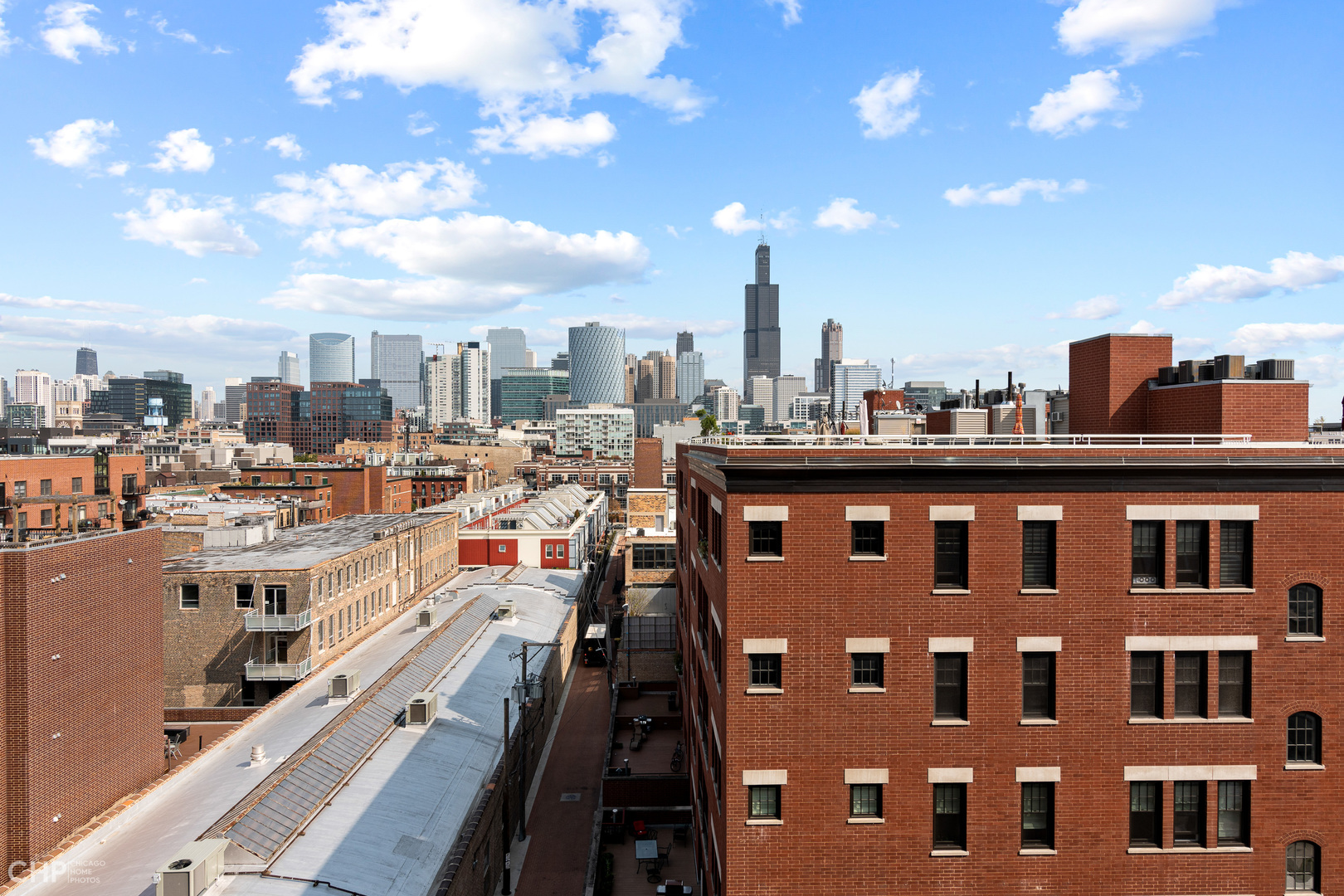 1200 West Monroe Street, Unit 805 Chicago, IL 60607 - Photo 2 of 18 a city view with lot of high rise buildings