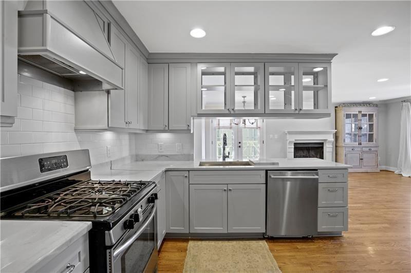 105 Spruell Springs Road Atlanta, GA 30342 - Photo 13 of 32