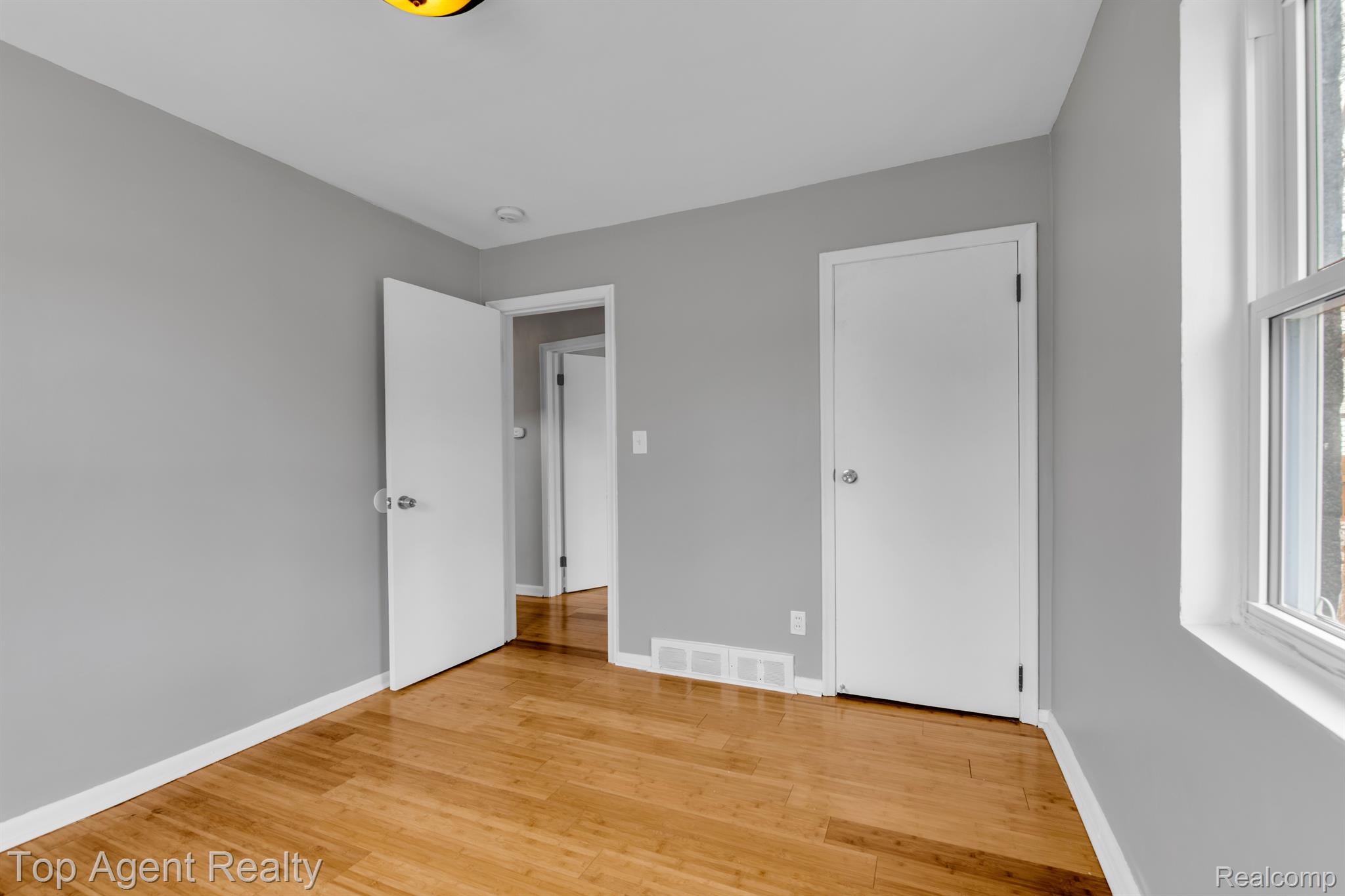 8119 Rivard Avenue Warren, MI 48089 - Photo 14 of 30 Gallery Image 14