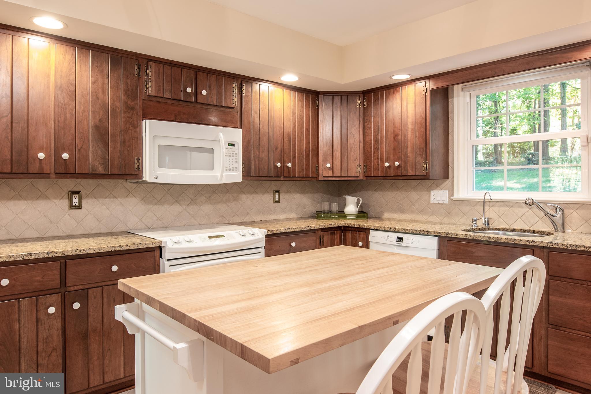 7119 Devonshire Road Alexandria, VA 22307 - Photo 15 of 37