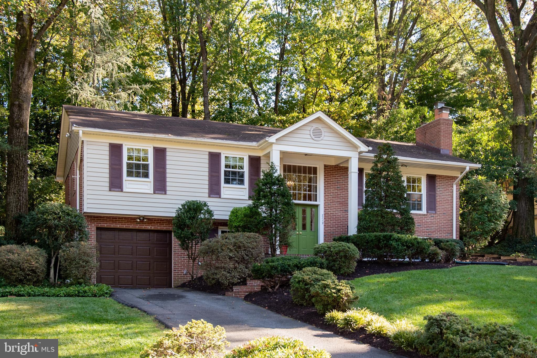 7119 Devonshire Road Alexandria, VA 22307 - Photo 3 of 37