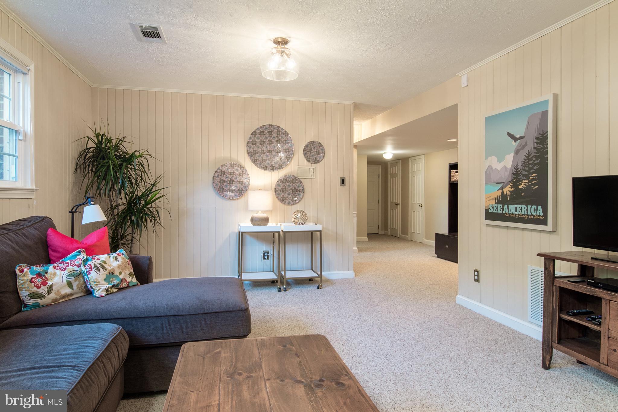 7119 Devonshire Road Alexandria, VA 22307 - Photo 27 of 37 Family room