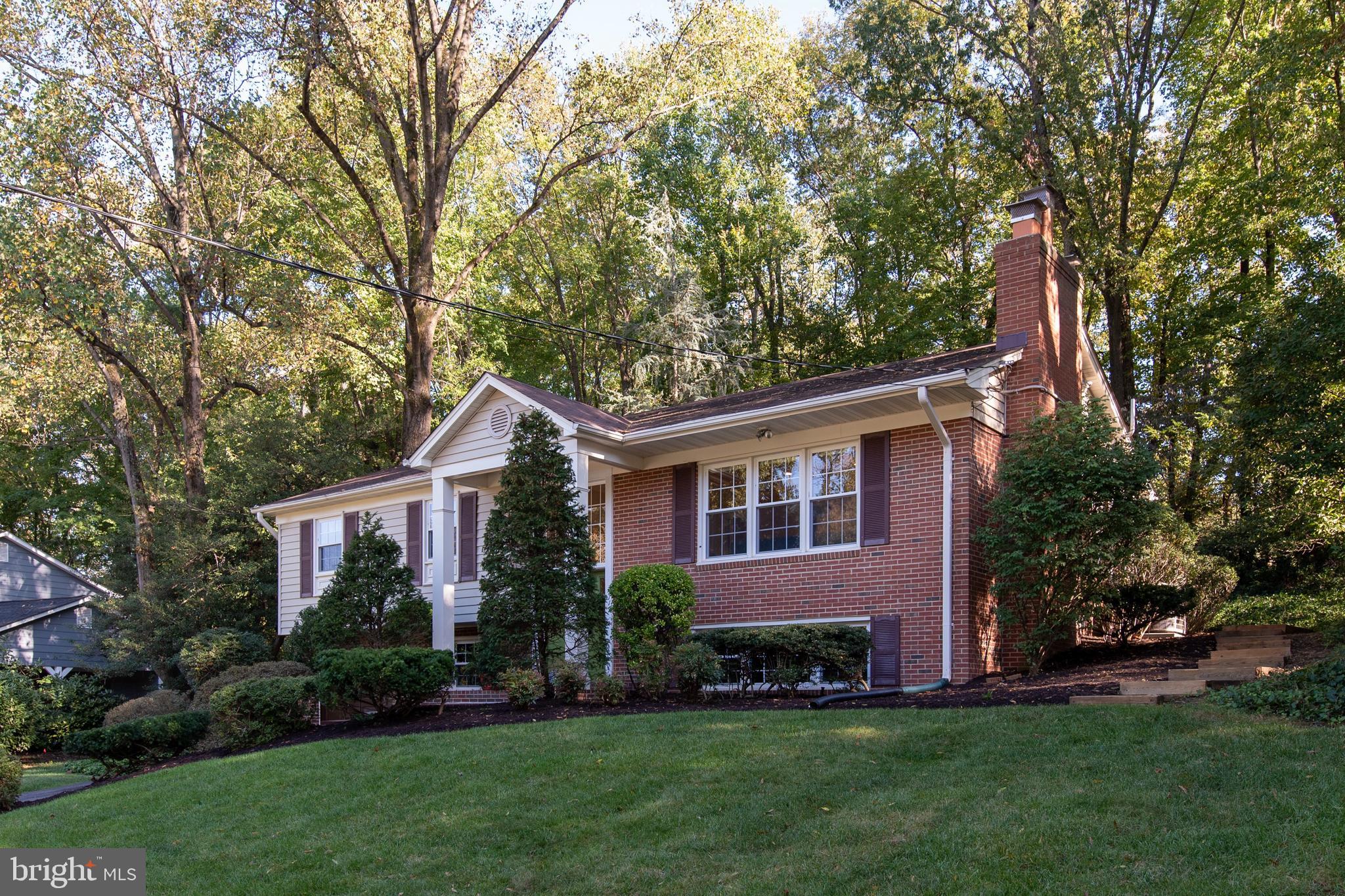 7119 Devonshire Road Alexandria, VA 22307 - Photo 4 of 37