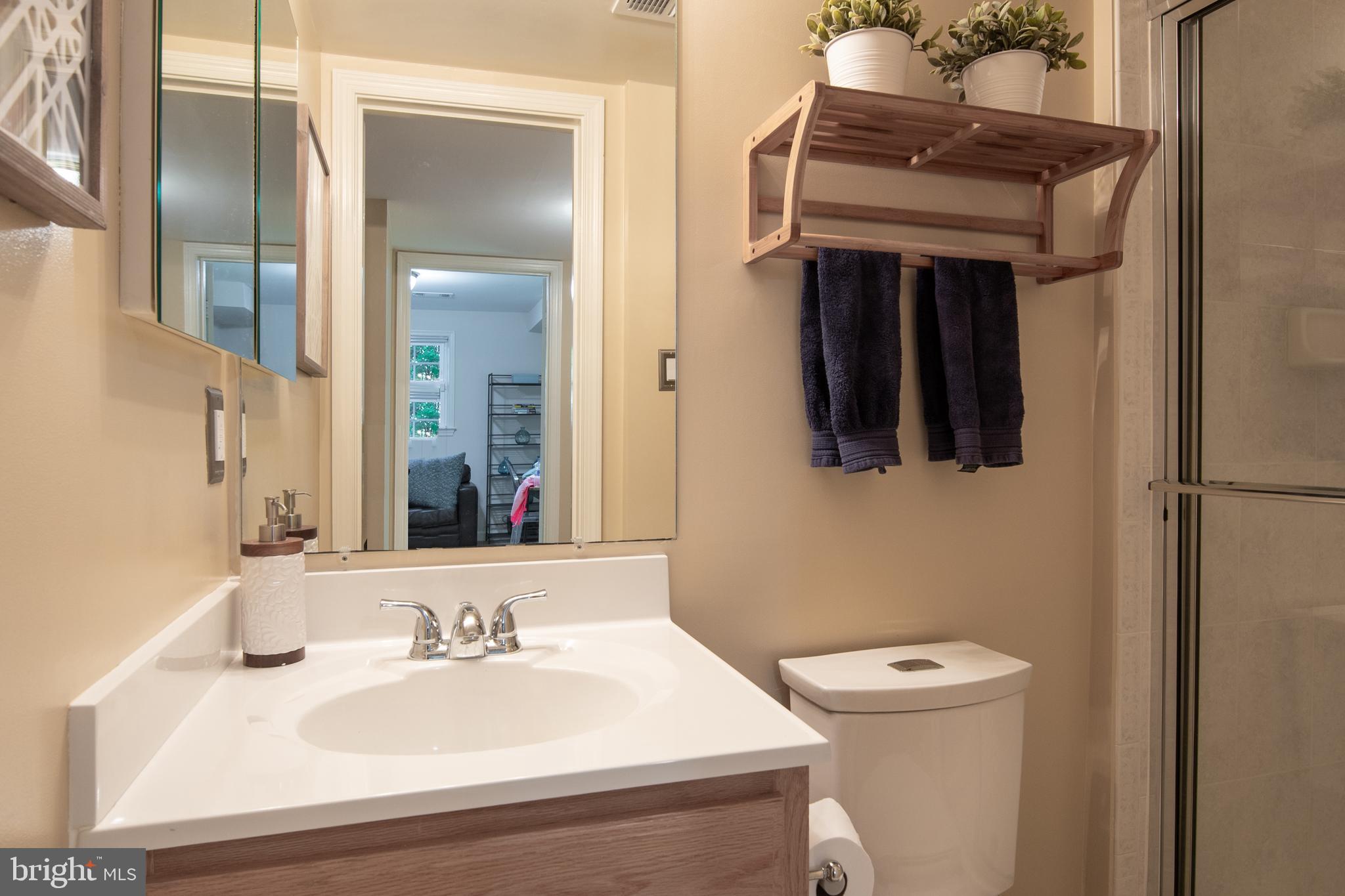 7119 Devonshire Road Alexandria, VA 22307 - Photo 31 of 37 Full bath