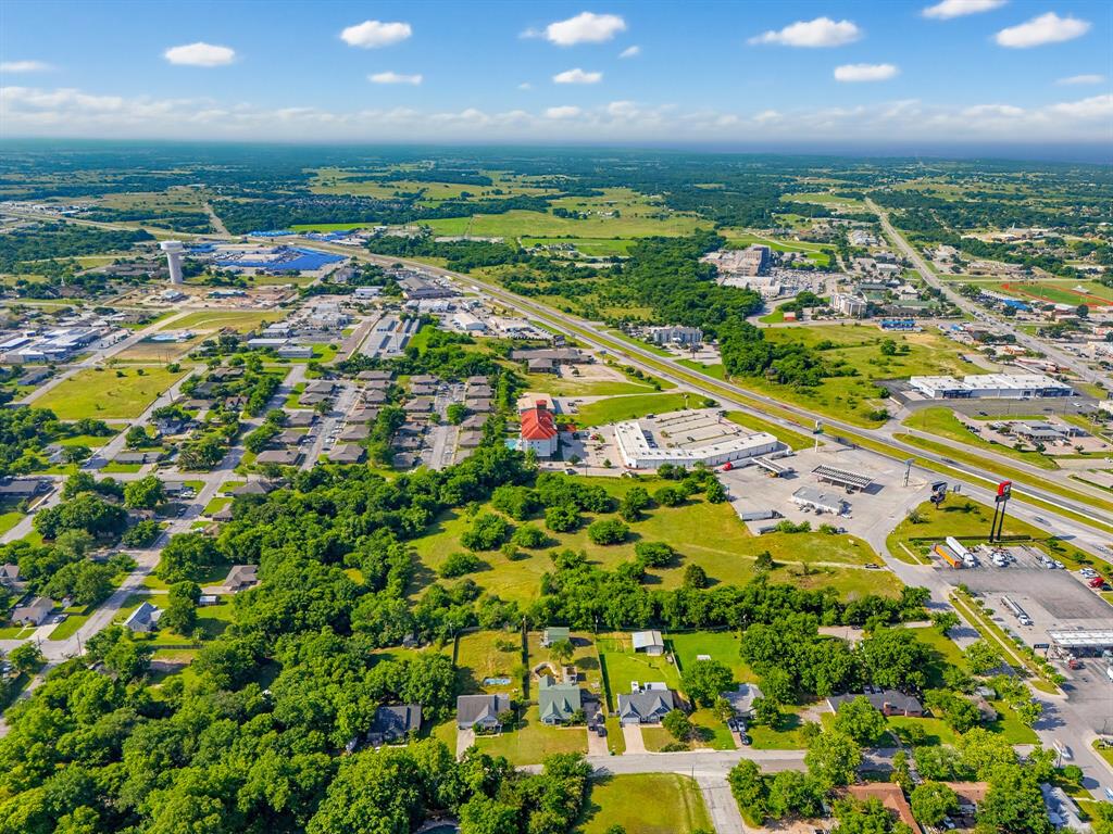 1300 South Trenchard Street Decatur, TX 76234 - Photo 8 of 40 a view of a city