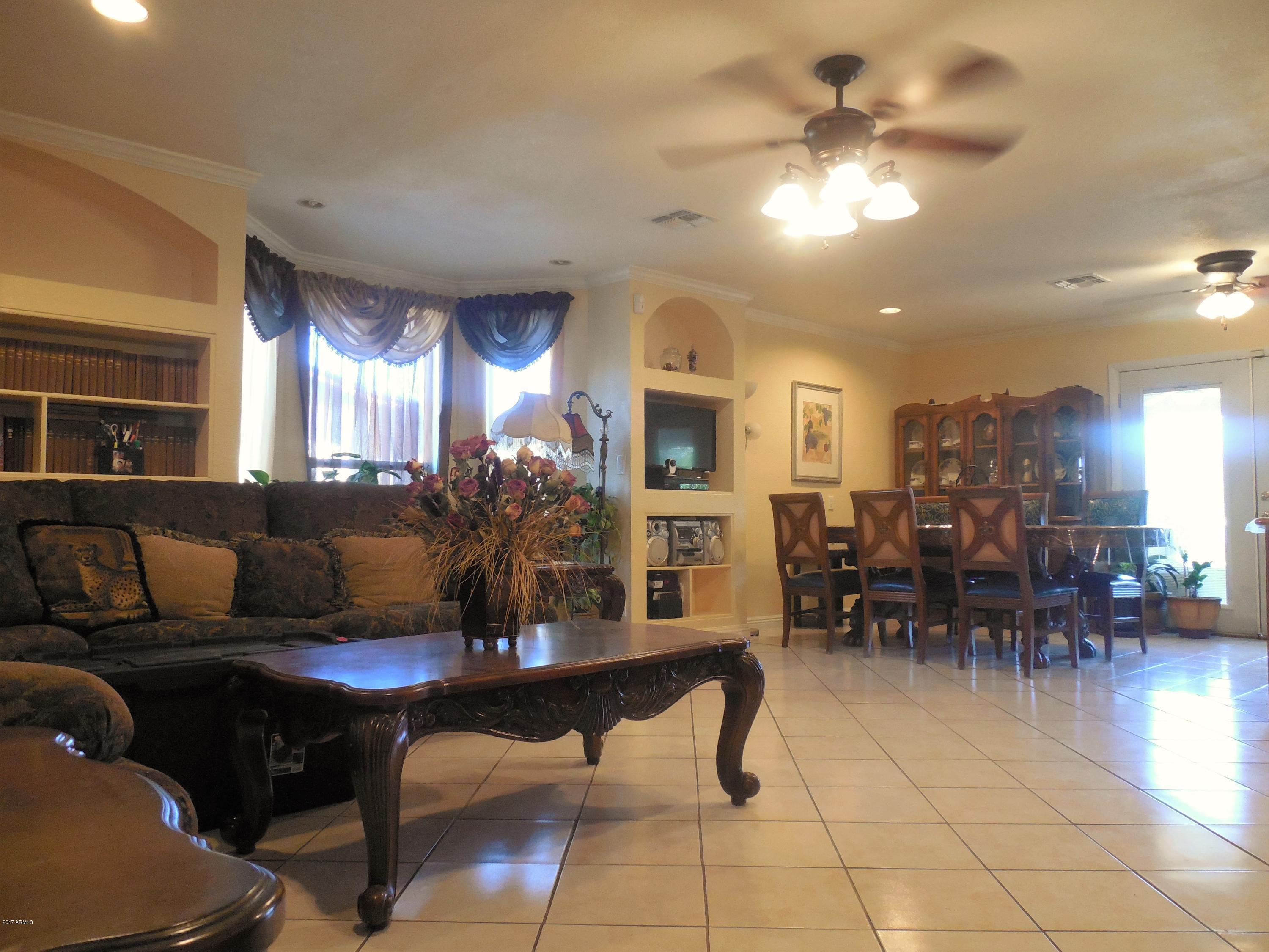 7821 West Cheery Lynn Road Phoenix, AZ 85033 - Photo 4 of 15 3