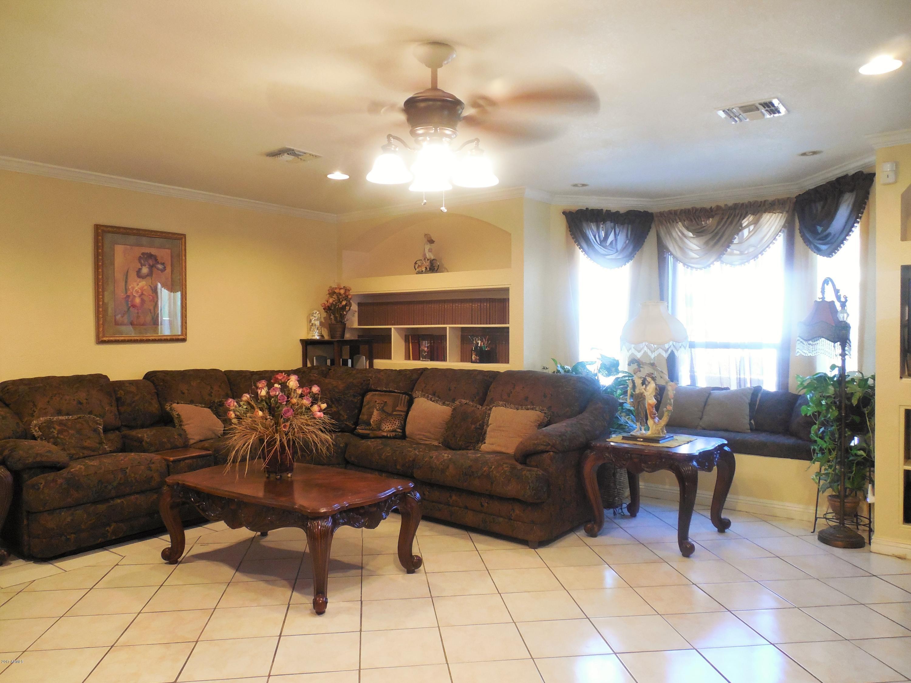 7821 West Cheery Lynn Road Phoenix, AZ 85033 - Photo 5 of 15 4