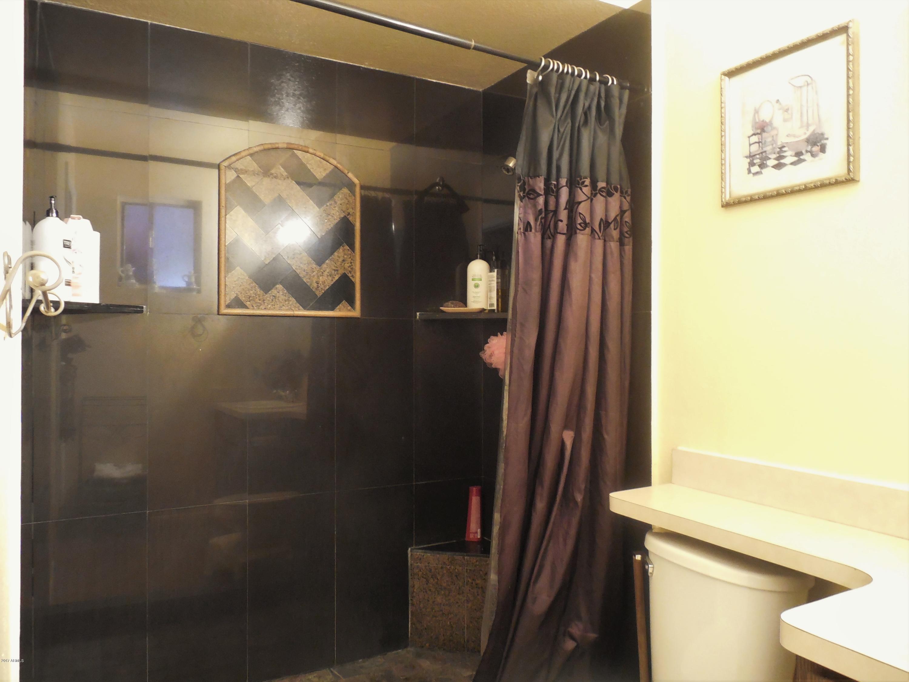 7821 West Cheery Lynn Road Phoenix, AZ 85033 - Photo 10 of 15 9