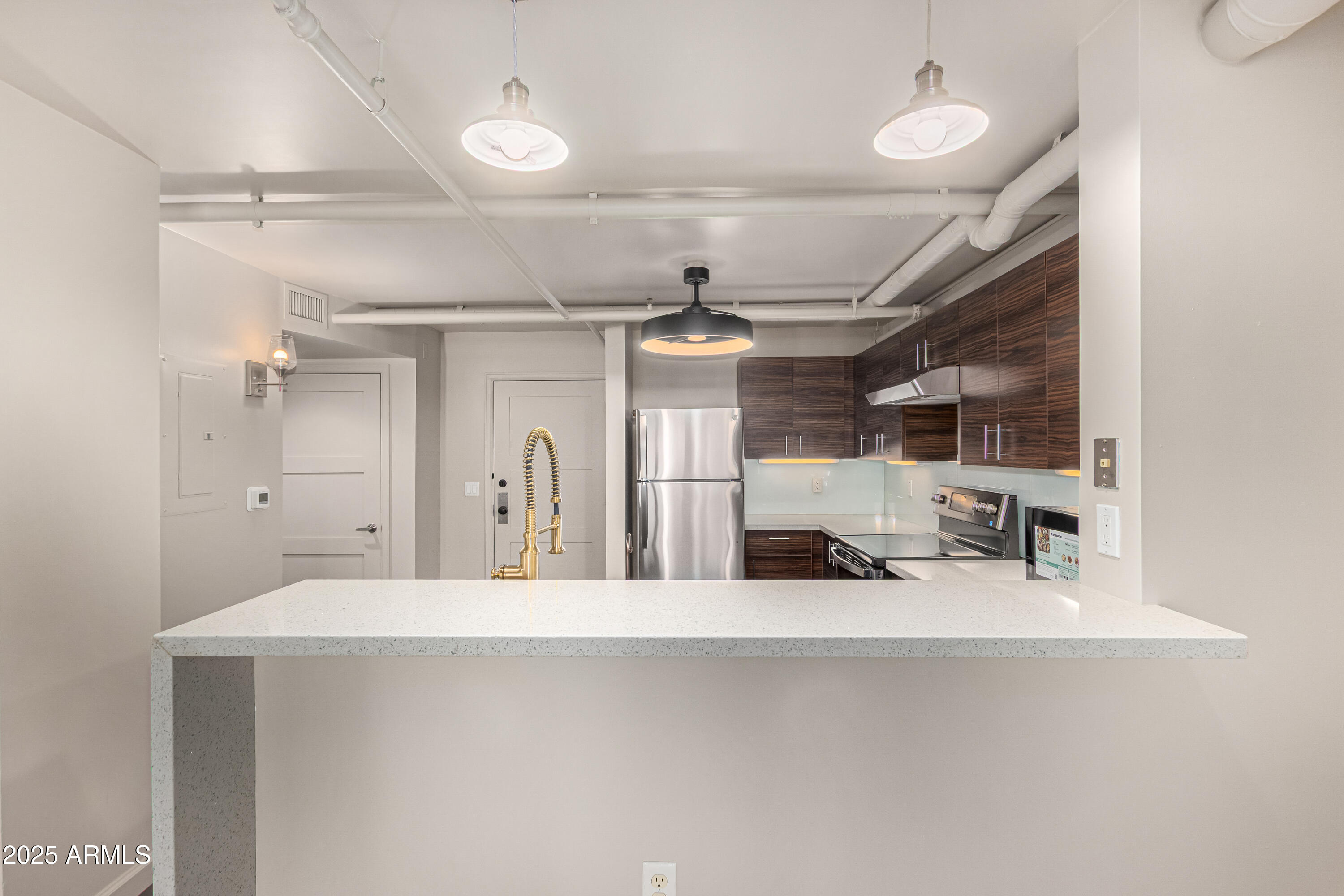 535 West Thomas Road, Unit 405 Phoenix, AZ 85013 - Photo 6 of 28 Breakfast Bar